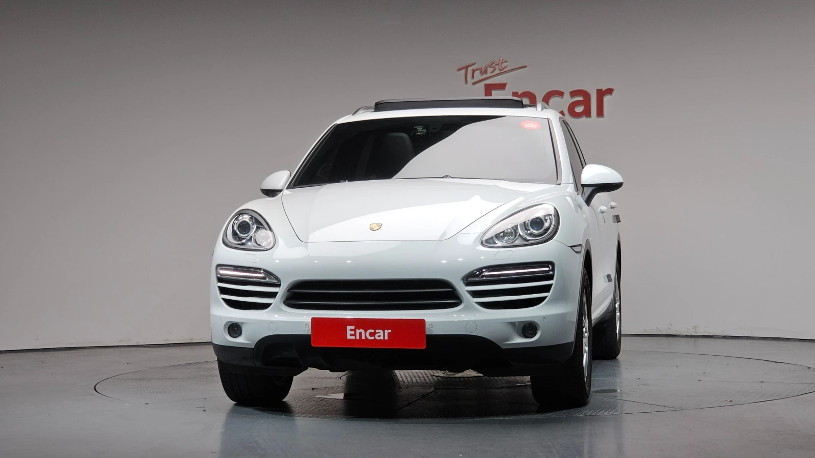 Porsche Cayenne 3.0 DIESEL AWD * ПОДГРЕВИ * ПАНО * КАМЕРА, снимка 2 - Автомобили и джипове - 56119502