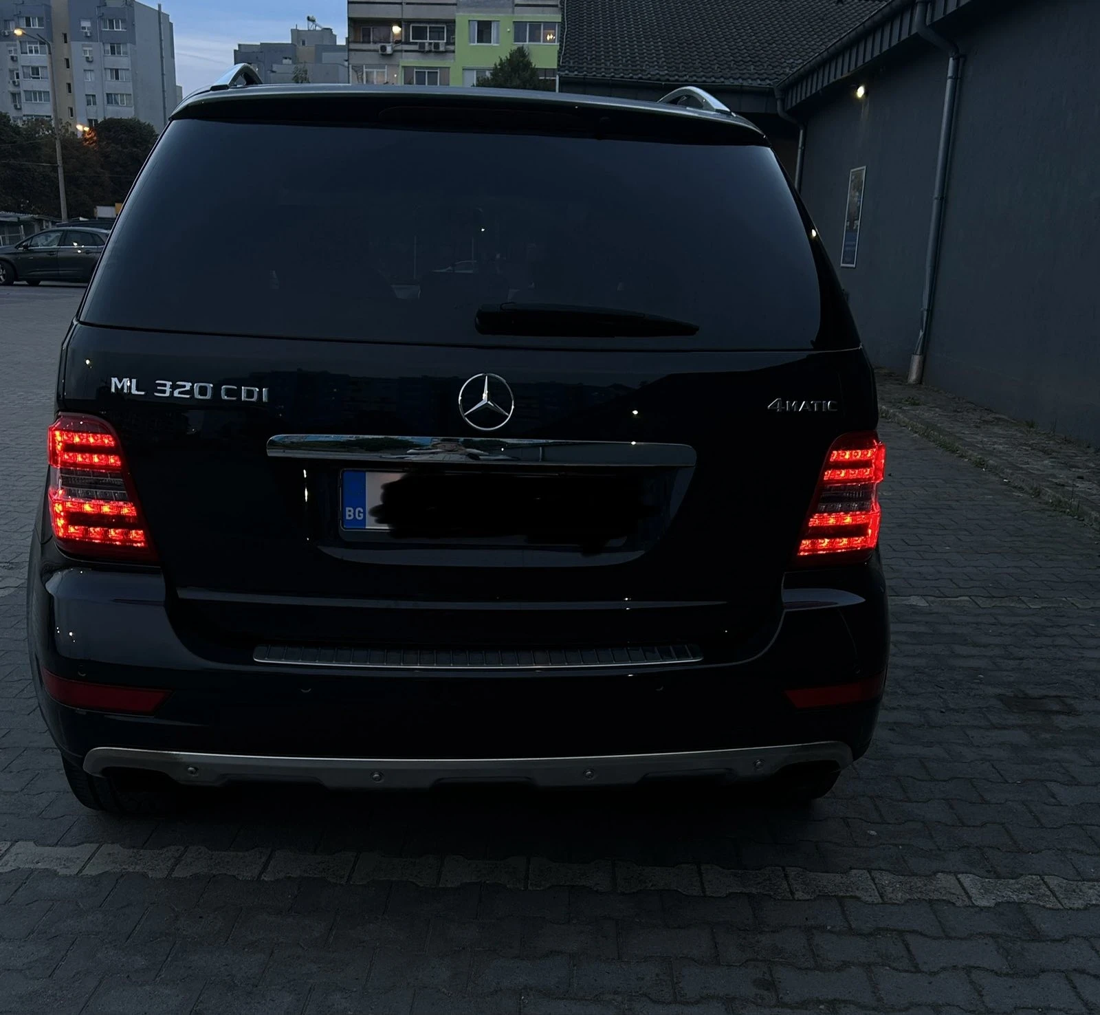 Mercedes-Benz ML 320 4matik, снимка 4 - Автомобили и джипове - 56452410