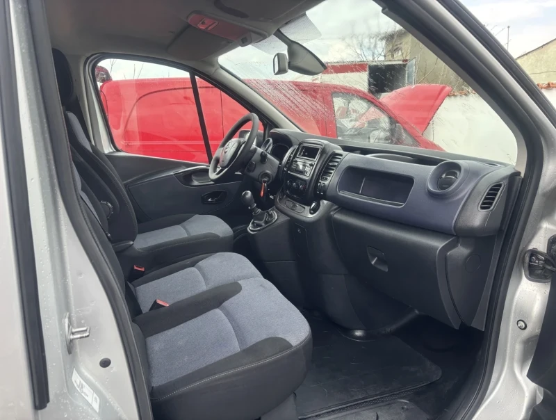 Renault Trafic КЛИМА , снимка 8 - Бусове и автобуси - 51595949