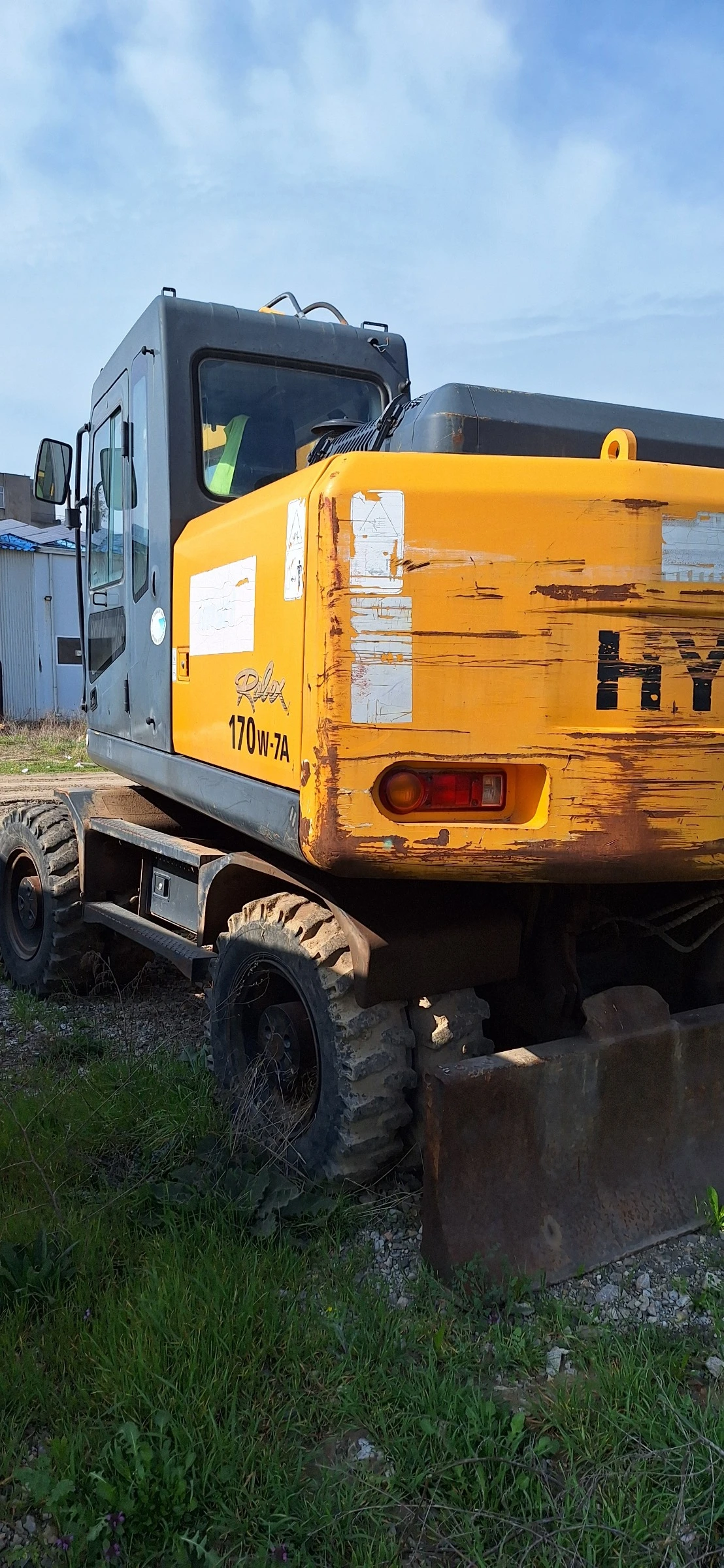 Багер Hyundai Robex 170 W-7, снимка 3 - Индустриална техника - 54057145