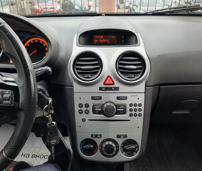 Opel Corsa 1.4i AUTOMAT, снимка 9 - Автомобили и джипове - 48142673