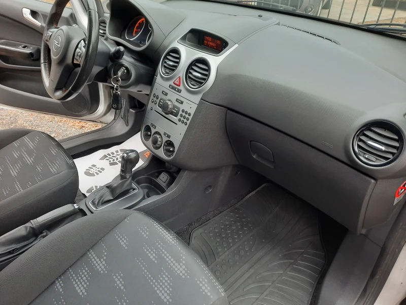 Opel Corsa 1.4i AUTOMAT, снимка 14 - Автомобили и джипове - 48142673