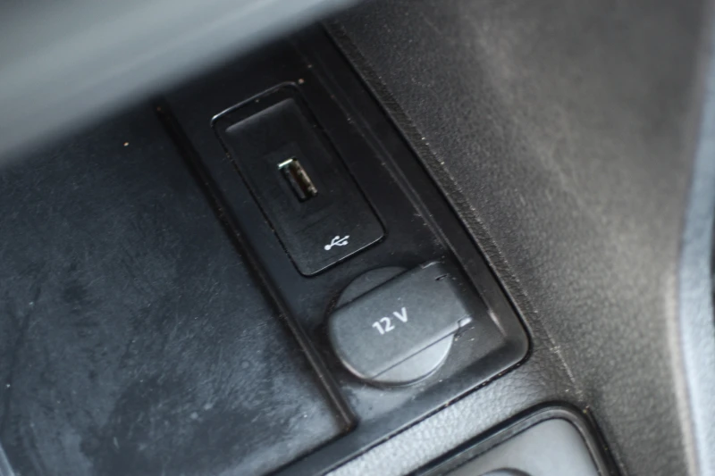 VW Caddy 2.0 TDI AVTOMAT, снимка 15 - Автомобили и джипове - 48755066