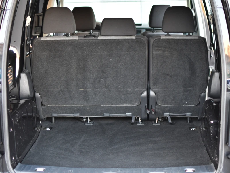 VW Caddy 2.0 TDI AVTOMAT, снимка 16 - Автомобили и джипове - 48755066