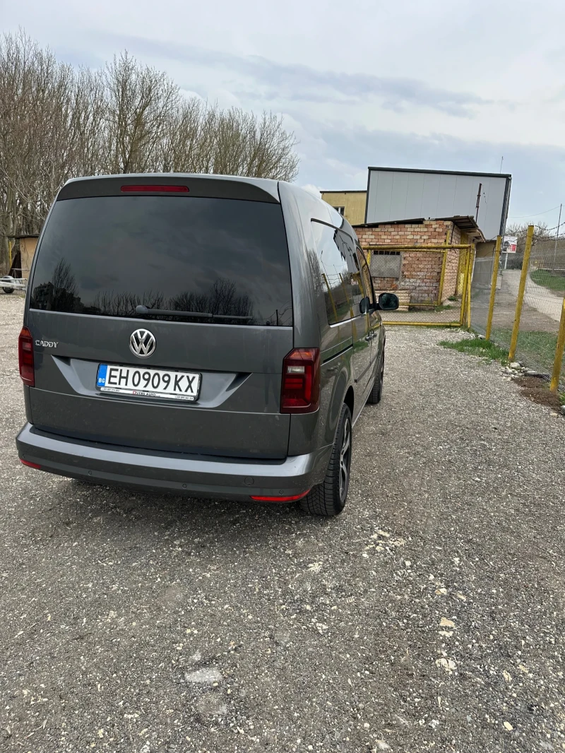 VW Caddy Перфектен, снимка 4 - Автомобили и джипове - 49533349