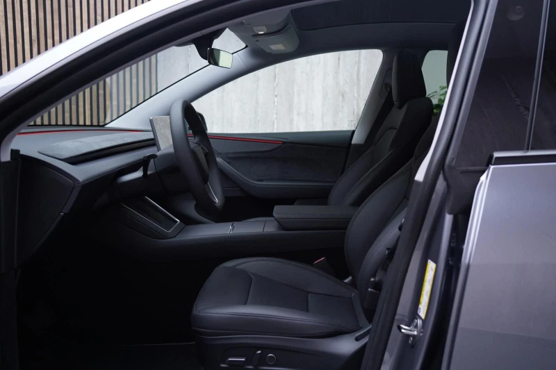 Tesla Model Y НОВ!/LR/514HP/DUAL-MOTOR/360/AMBI/MEMORY/222fpr, снимка 8 - Автомобили и джипове - 50738367