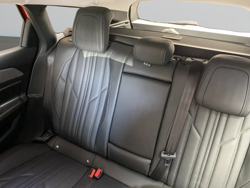 Peugeot 308 SW Plug-in HYBRID 2WD 180 Гаранция до 03.2029 г., снимка 12 - Автомобили и джипове - 51190167