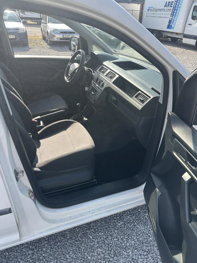 VW Caddy, снимка 6 - Автомобили и джипове - 52300211