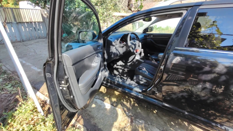 Toyota Avensis, снимка 10 - Автомобили и джипове - 52529034