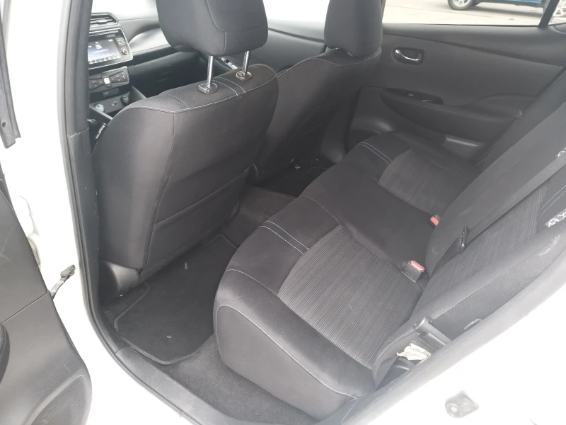 Nissan Leaf  40kWh/Distronic/Camera/Keyless, снимка 11 - Автомобили и джипове - 52688596