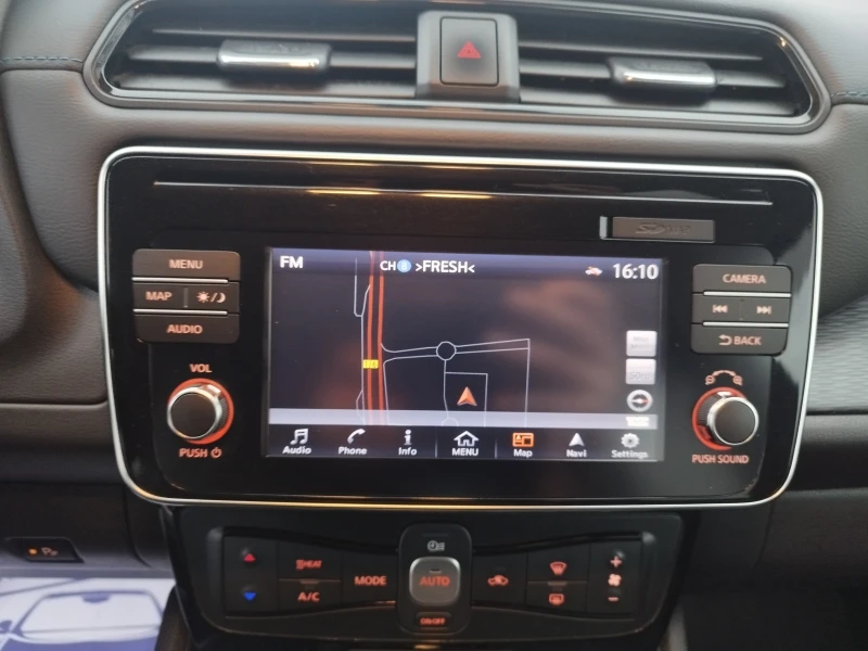 Nissan Leaf  40kWh/Distronic/Camera/Keyless, снимка 16 - Автомобили и джипове - 52688596