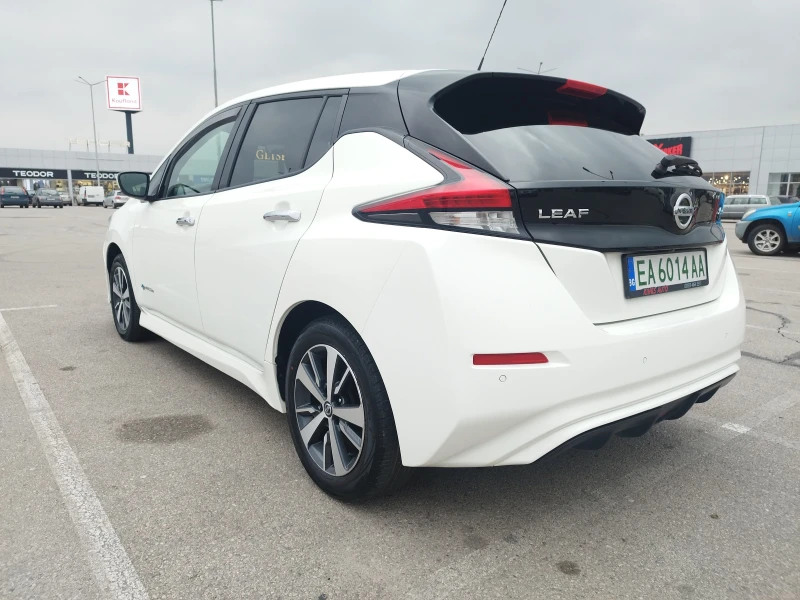 Nissan Leaf  40kWh/Distronic/Camera/Keyless, снимка 3 - Автомобили и джипове - 52688596