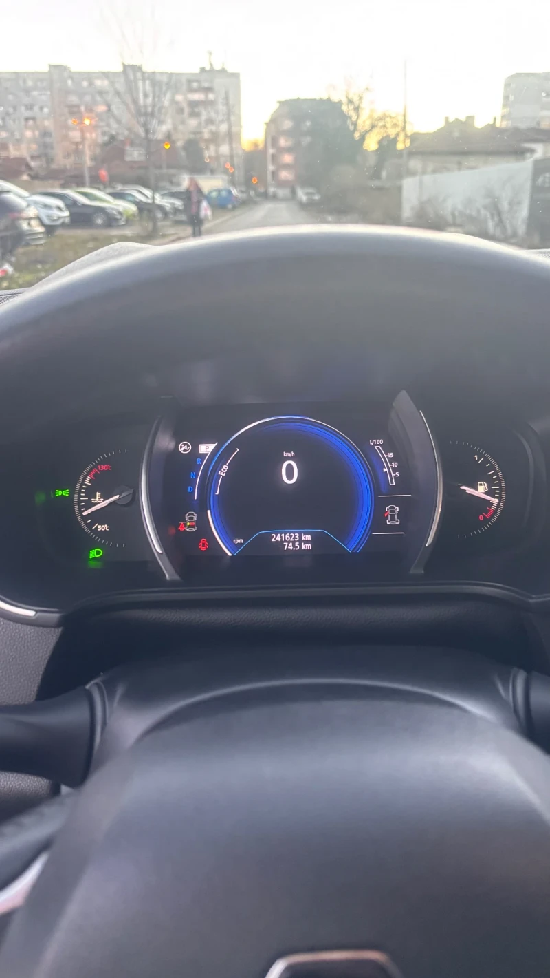 Renault Megane, снимка 10 - Автомобили и джипове - 52741589