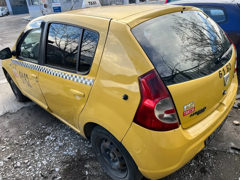 Dacia Sandero 1, 4 и 1, 6 на части, снимка 3 - Автомобили и джипове - 52881544