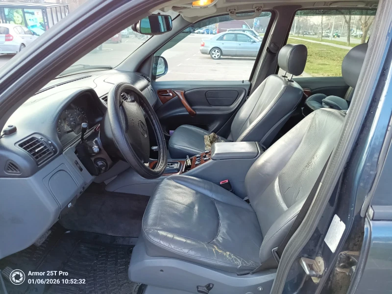 Mercedes-Benz ML 320, снимка 9 - Автомобили и джипове - 53012329