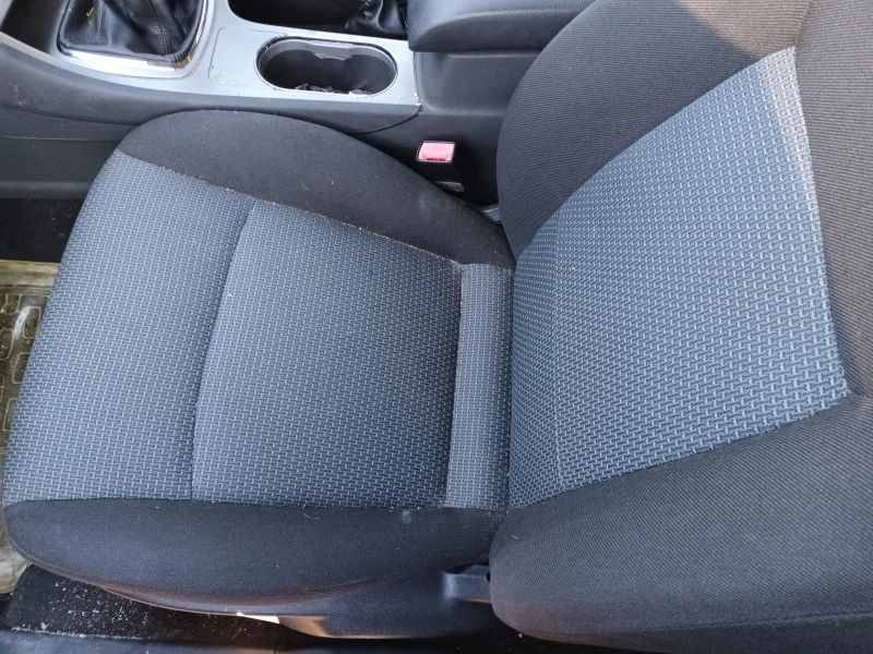 Ford Mondeo СПЕШНО Ниска цена 1.8диз 6ск, 5л/100км, снимка 3 - Автомобили и джипове - 53239960