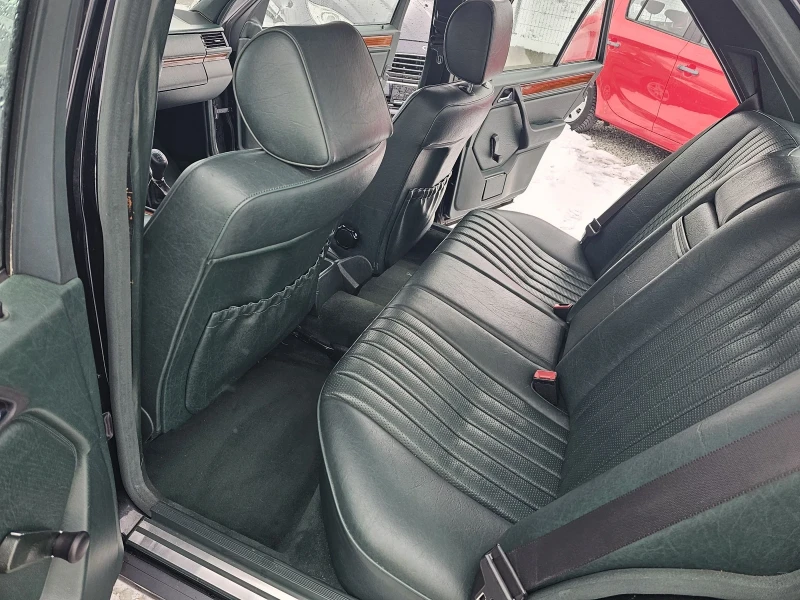 Mercedes-Benz E 230, снимка 13 - Автомобили и джипове - 53449379