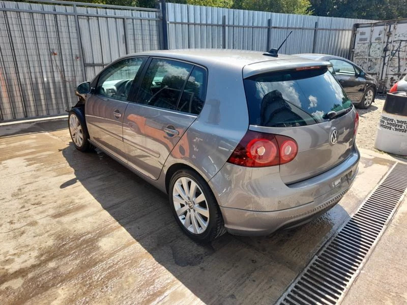 VW Golf 1.9 TDI 105k.c., снимка 2 - Автомобили и джипове - 47180936