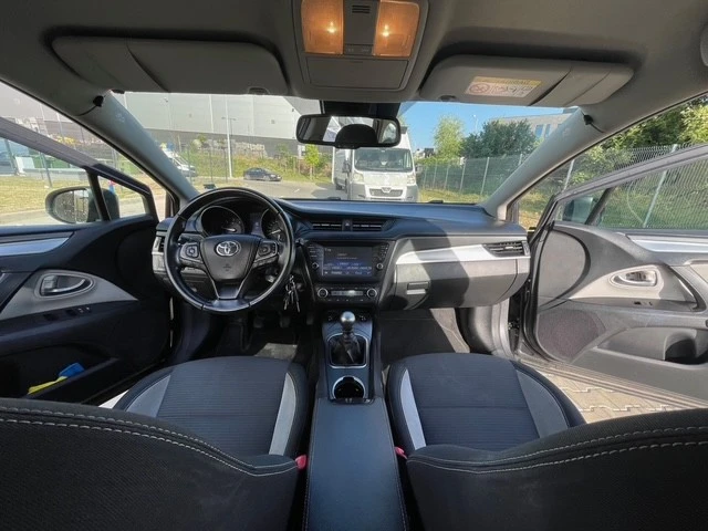 Toyota Avensis, снимка 7 - Автомобили и джипове - 55543050