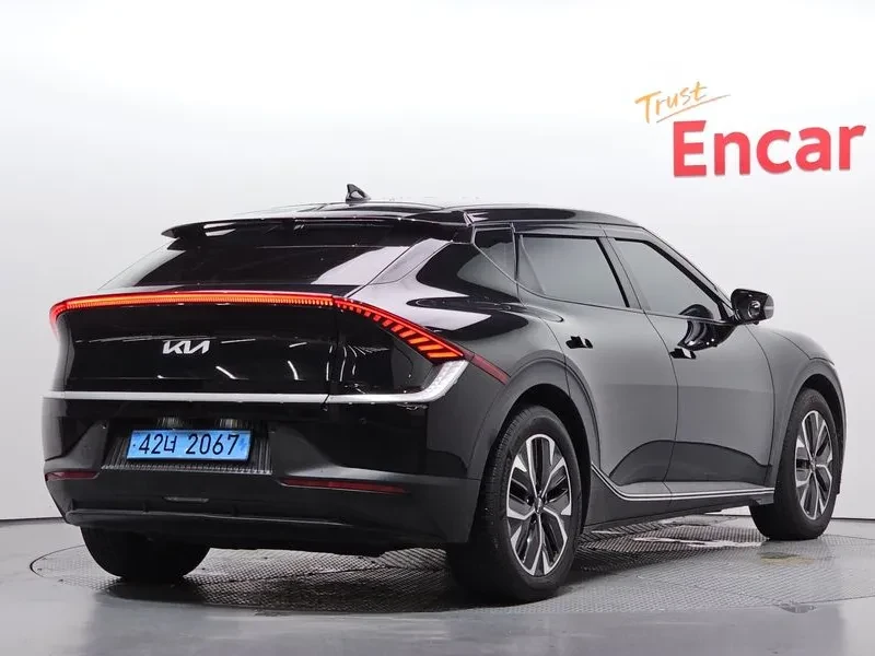 Kia EV6 Long Range 4WD - САМО 30% АВАНС, снимка 3 - Автомобили и джипове - 56287997