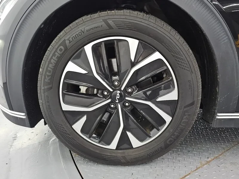 Kia EV6 Long Range 4WD - САМО 30% АВАНС, снимка 10 - Автомобили и джипове - 56287997