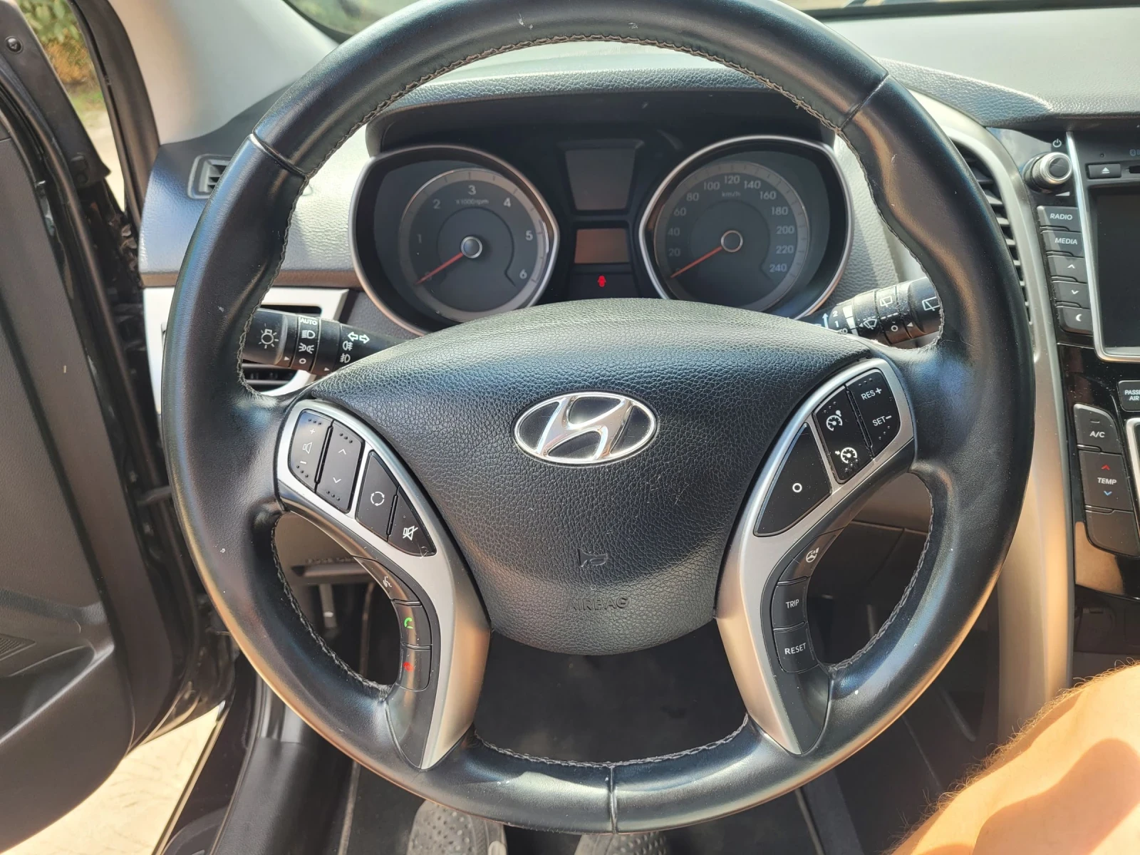 Hyundai I30 1.6 CRDI - изображение 10