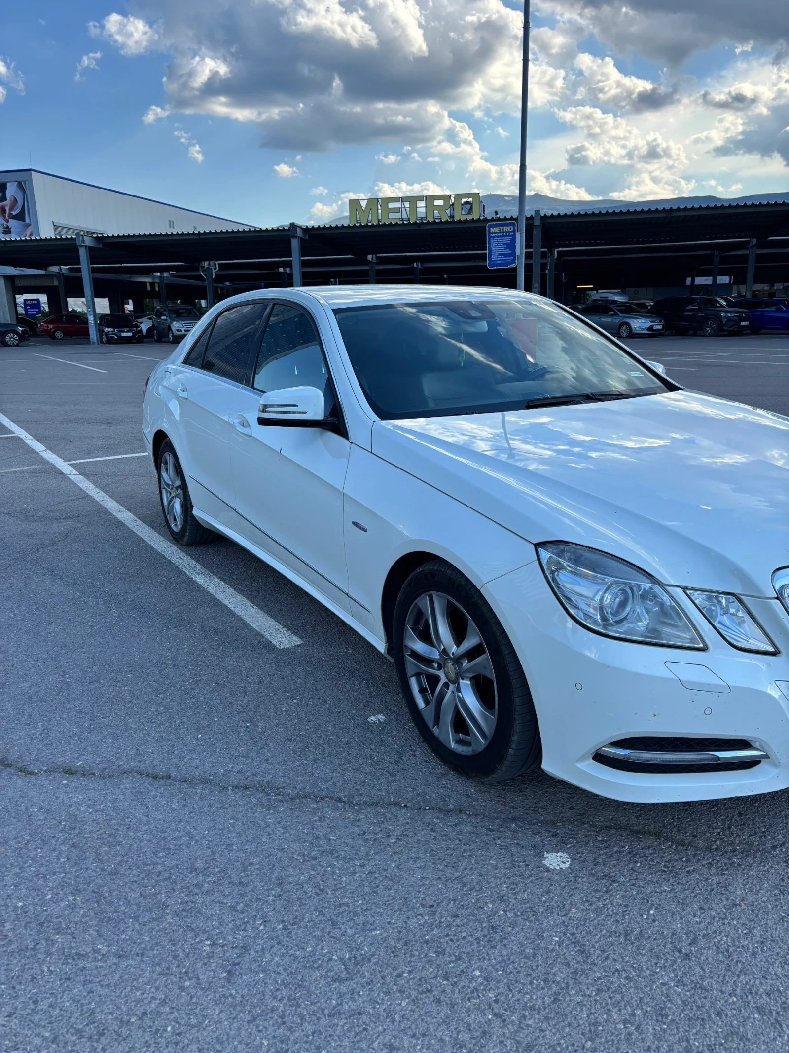 Mercedes-Benz E 220, снимка 13 - Автомобили и джипове - 54897548