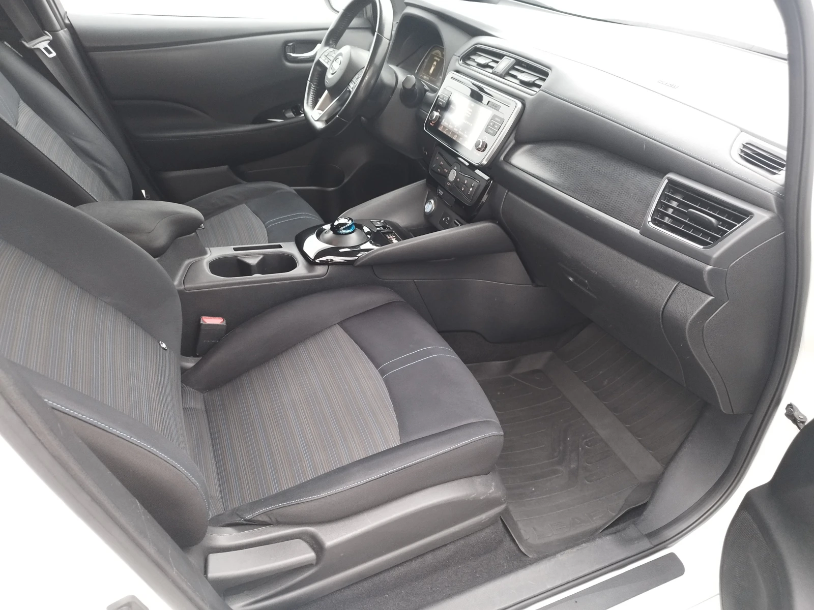 Nissan Leaf  40kWh/Distronic/Camera/Keyless | Mobile.bg   13