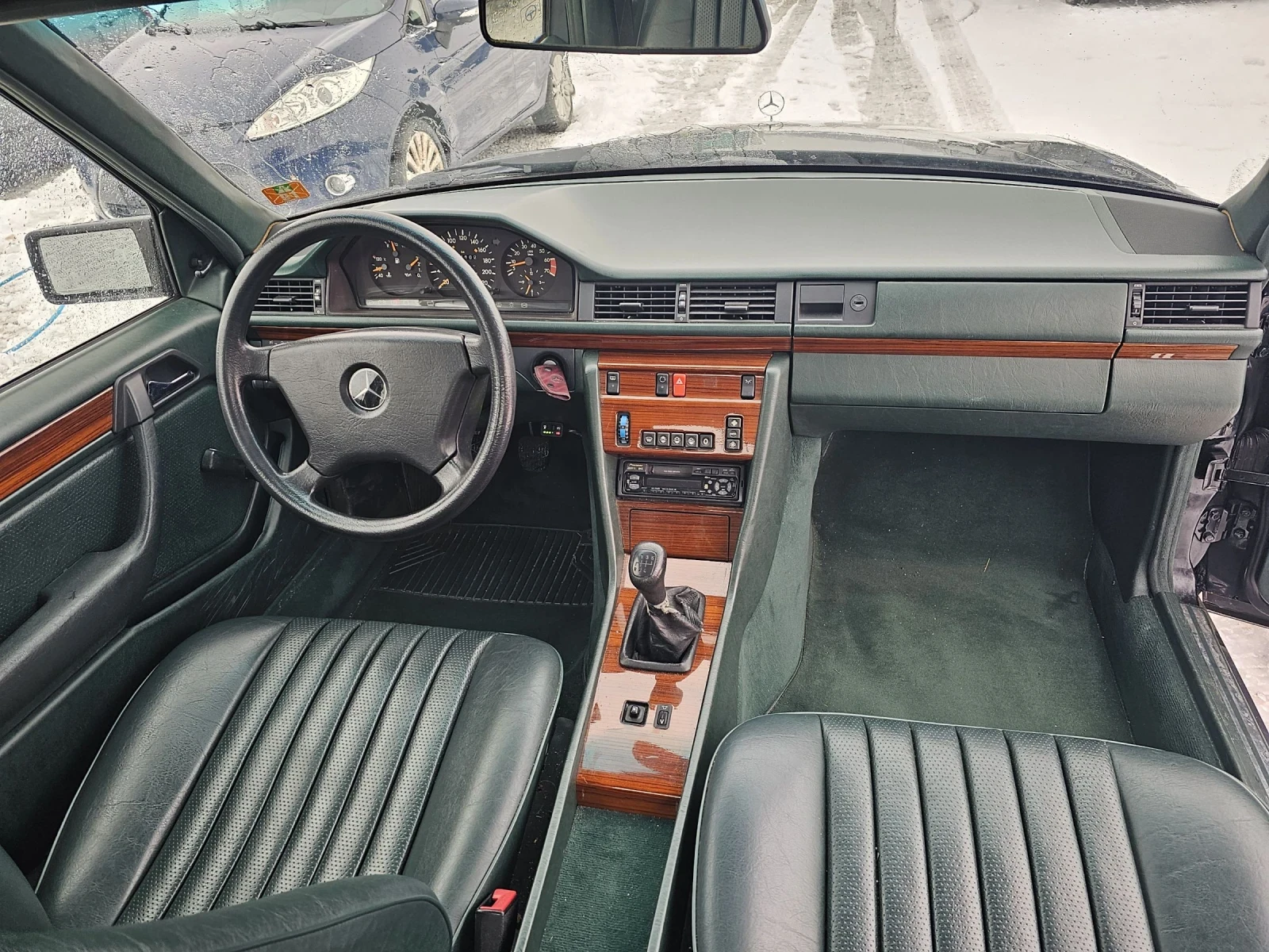 Mercedes-Benz E 230  - изображение 9