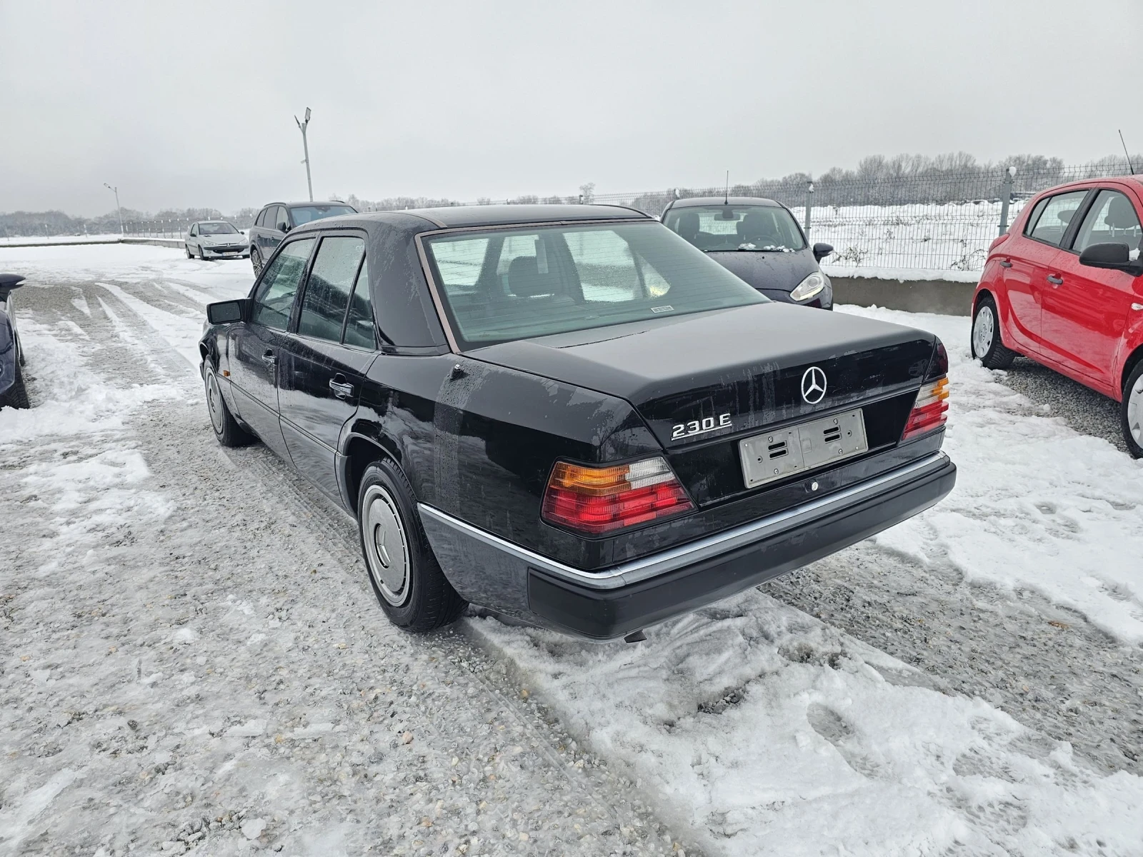 Mercedes-Benz E 230  - изображение 4