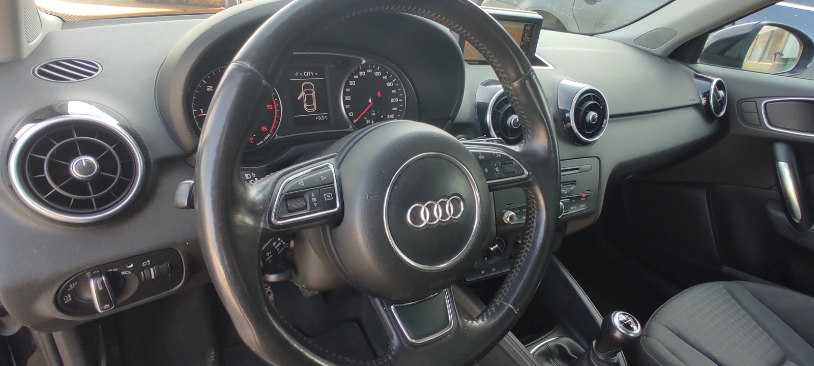 Audi A1 S-LINE 1.6.TDI EURO-5: NAVI;XENON!!!, снимка 14 - Автомобили и джипове - 53707259