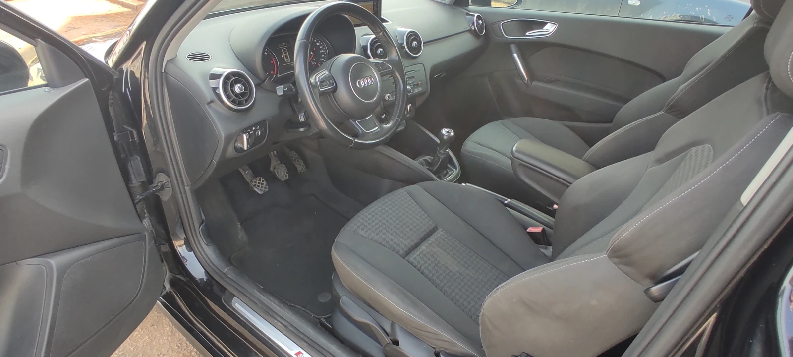 Audi A1 S-LINE 1.6.TDI EURO-5: NAVI;XENON!!!, снимка 13 - Автомобили и джипове - 53707259