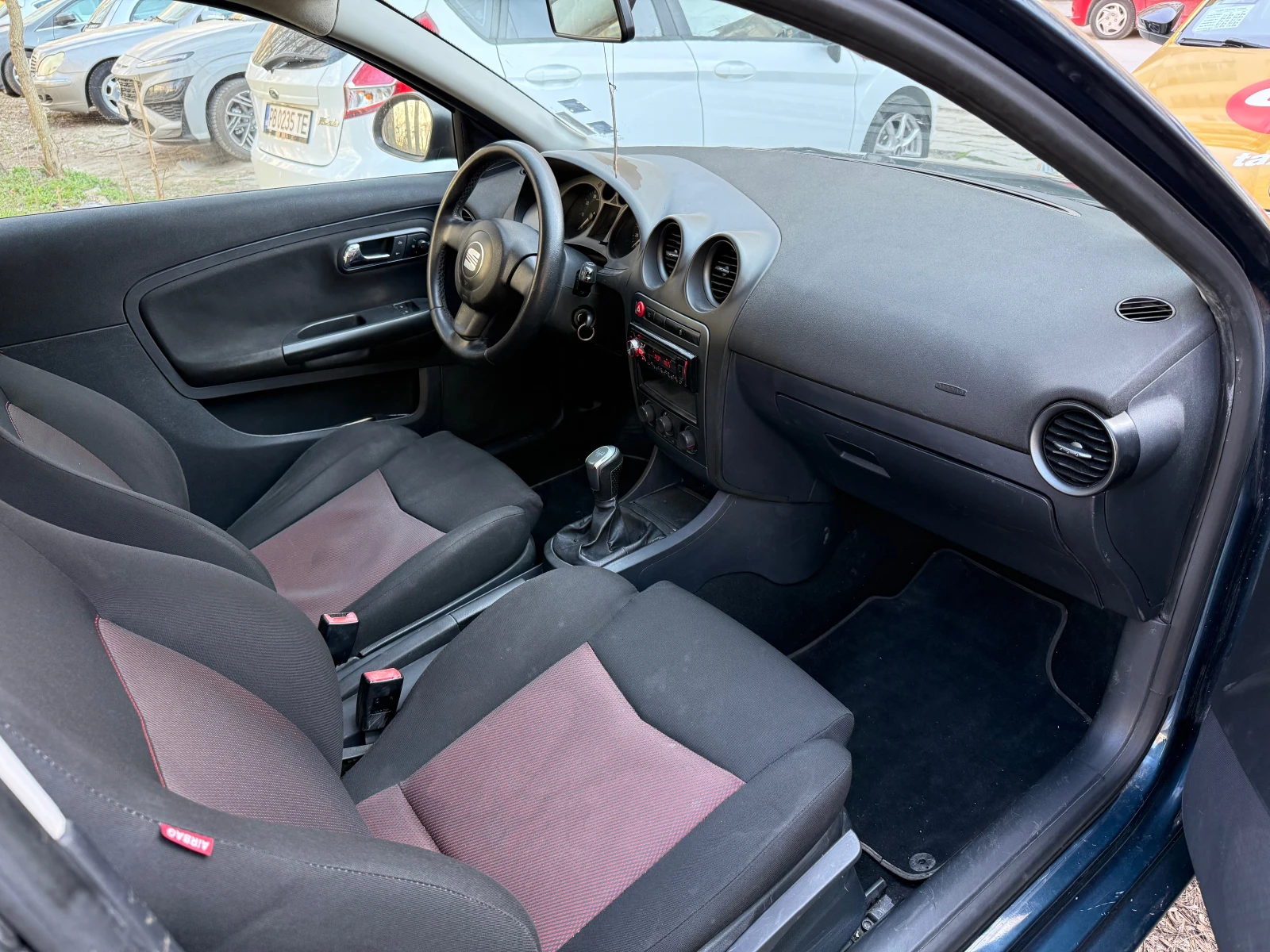 Seat Ibiza 1.4i 86к.с, снимка 13 - Автомобили и джипове - 53819866