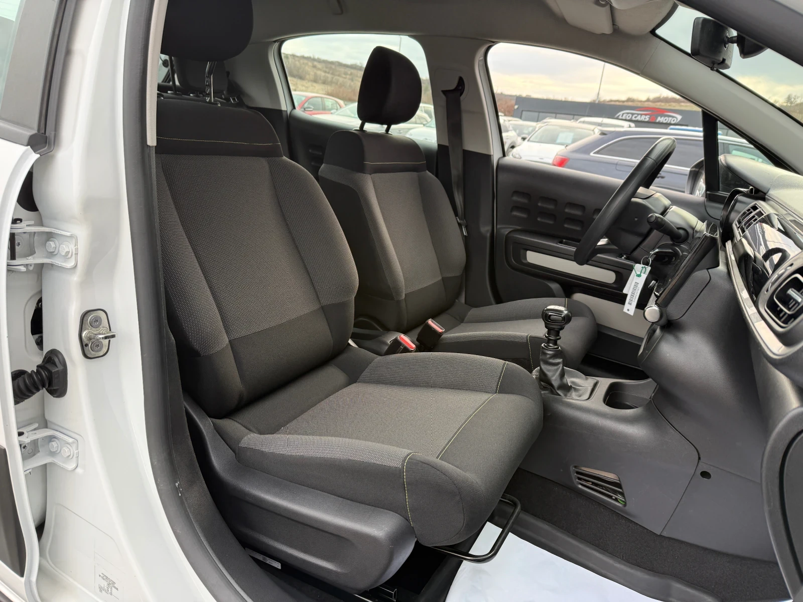 Citroen C3 Перфектен! Реални километри!, снимка 11 - Автомобили и джипове - 53916764