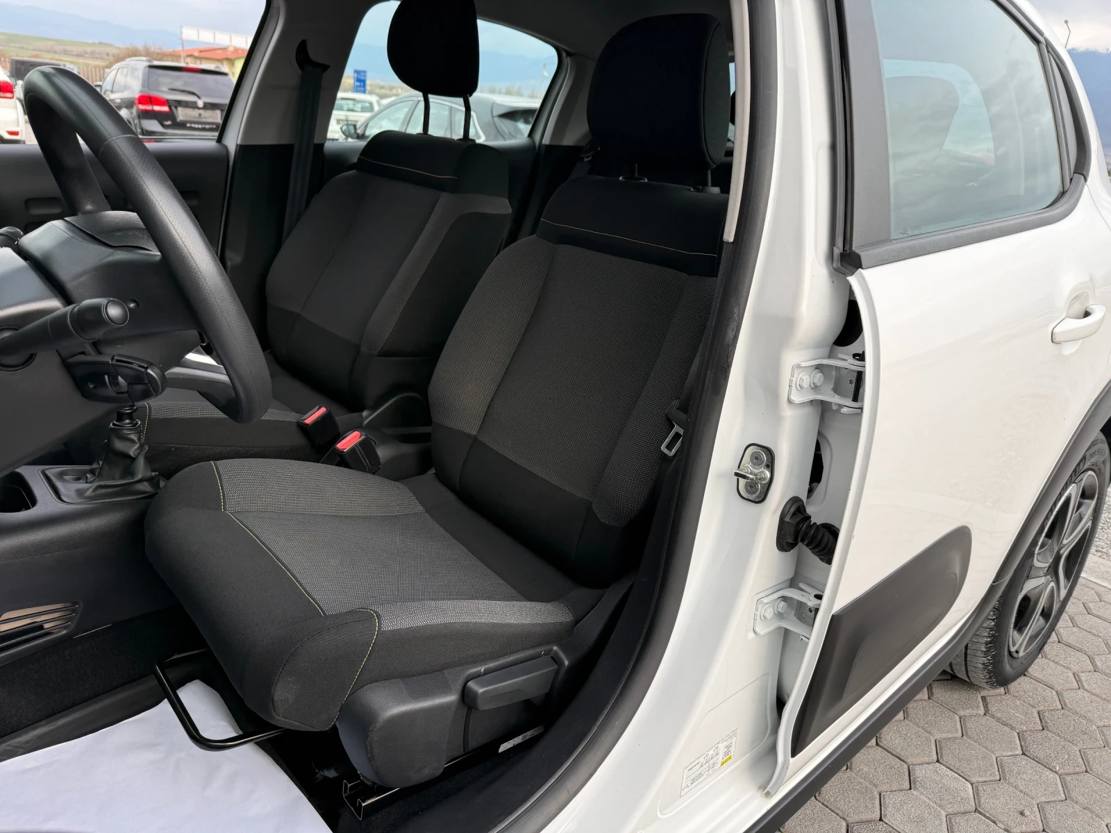 Citroen C3 Перфектен! Реални километри!, снимка 9 - Автомобили и джипове - 53916764