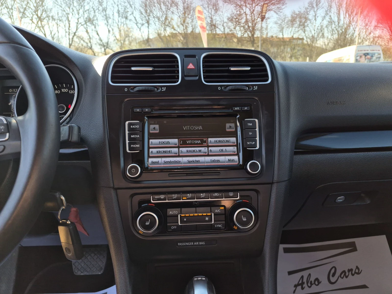 VW Golf АВТОМАТИК TDi, снимка 10 - Автомобили и джипове - 54155297