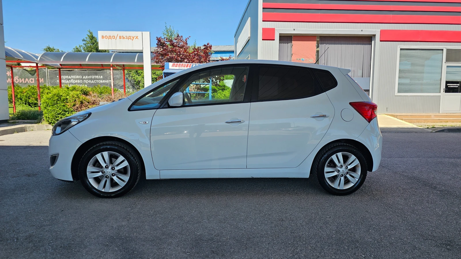 Hyundai Ix20 1.4Benzin  Сервизна Книжка, снимка 2 - Автомобили и джипове - 54869916