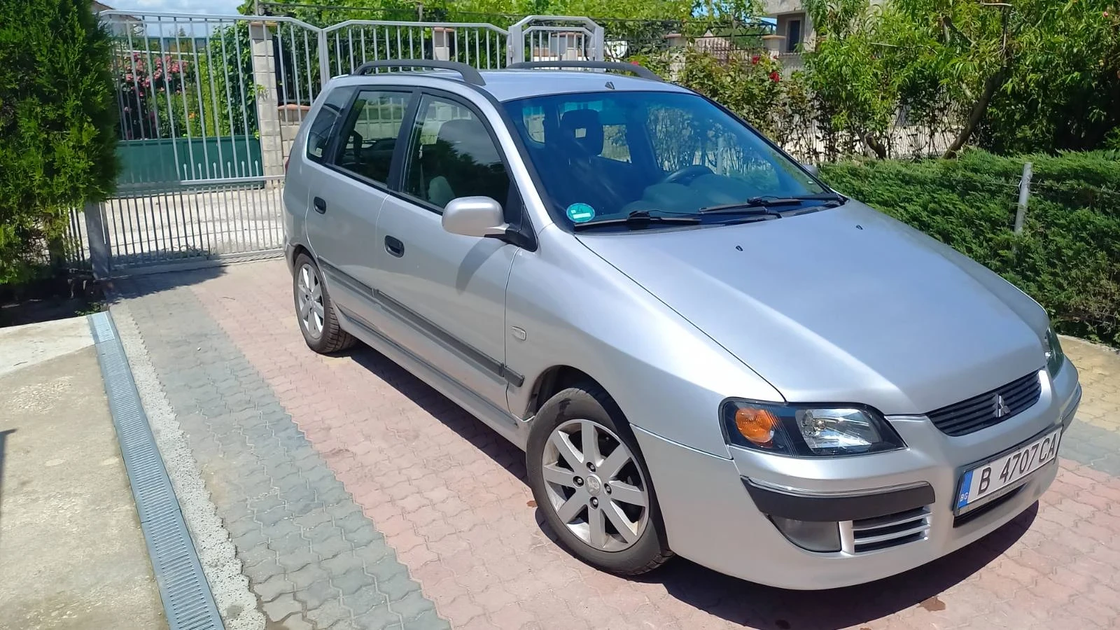 Mitsubishi Space star, снимка 3 - Автомобили и джипове - 54976783