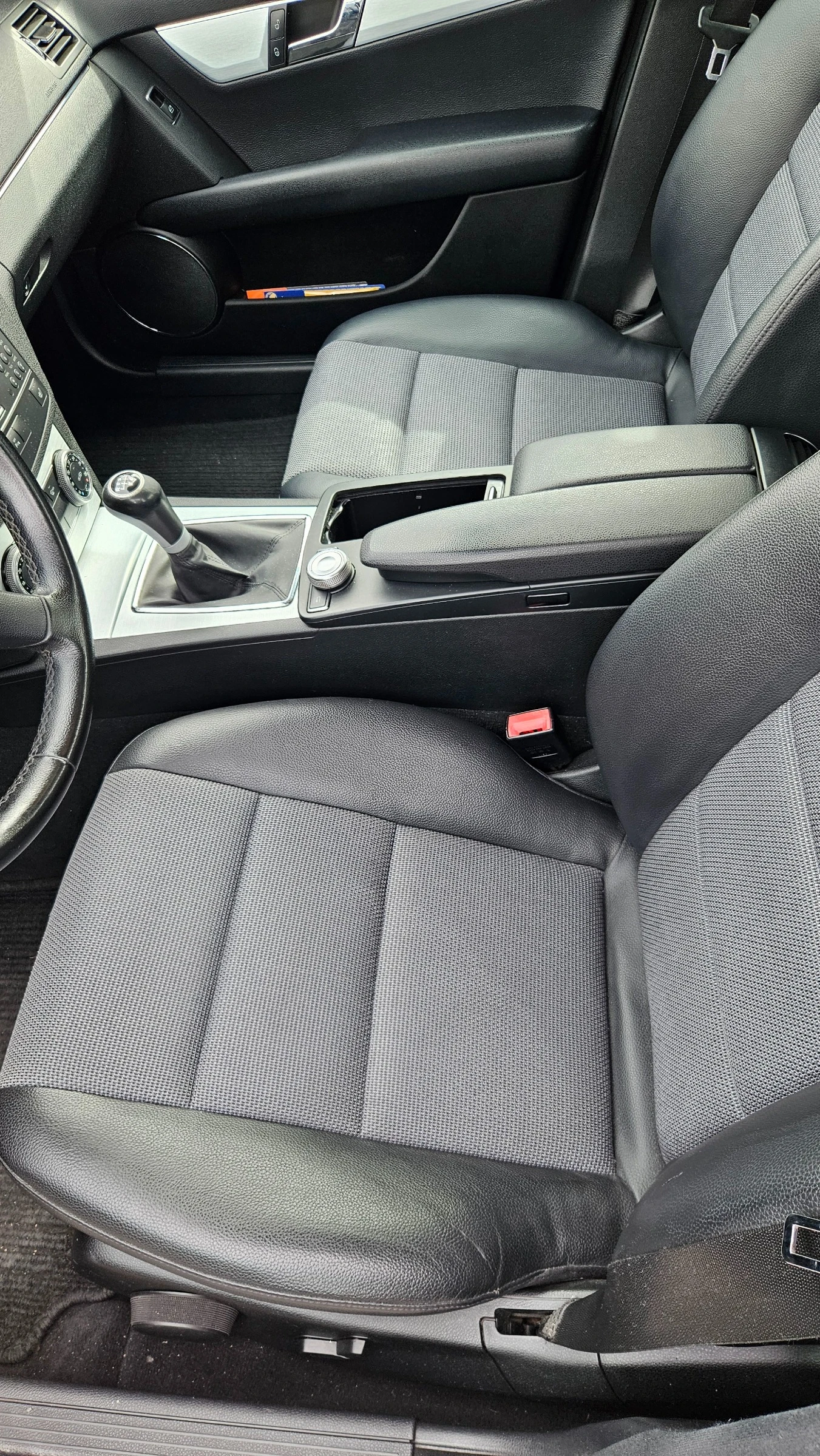 Mercedes-Benz C 320, снимка 10 - Автомобили и джипове - 55119840