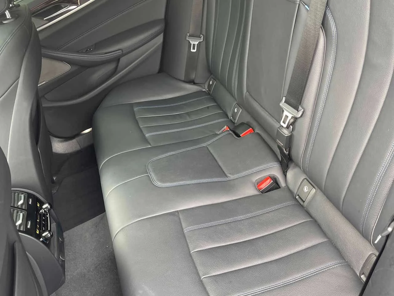 BMW 530 * 530i xDrive * CARFAX * ОПЦИЯ ЗА ФИНАНСИРАНЕ , снимка 12 - Автомобили и джипове - 55590942