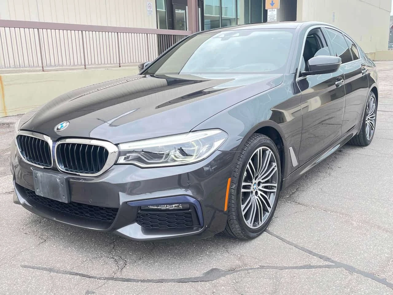 BMW 530 * 530i xDrive * CARFAX * ОПЦИЯ ЗА ФИНАНСИРАНЕ 