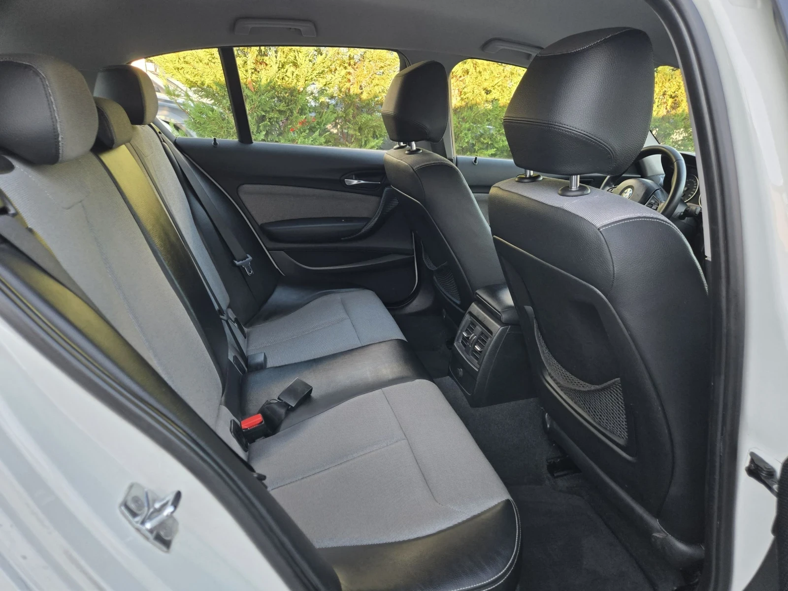 BMW 116 2.0D-116кс= АВТОМАТ= URBAN= АВТОПИЛОТ, снимка 14 - Автомобили и джипове - 55694885