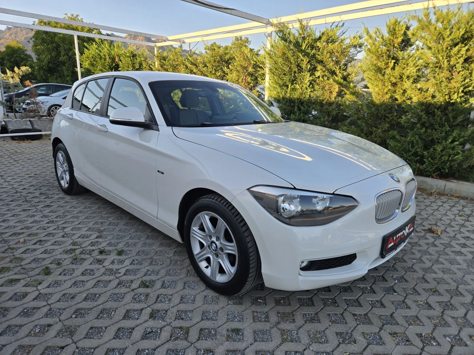 BMW 116 2.0D-116кс= АВТОМАТ= URBAN= АВТОПИЛОТ, снимка 2 - Автомобили и джипове - 55694885