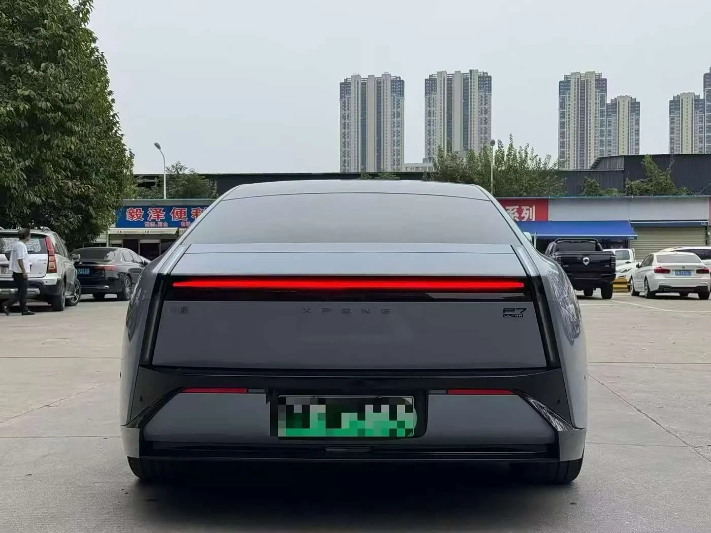 Xpeng P7 Base Model, снимка 8 - Автомобили и джипове - 56720916