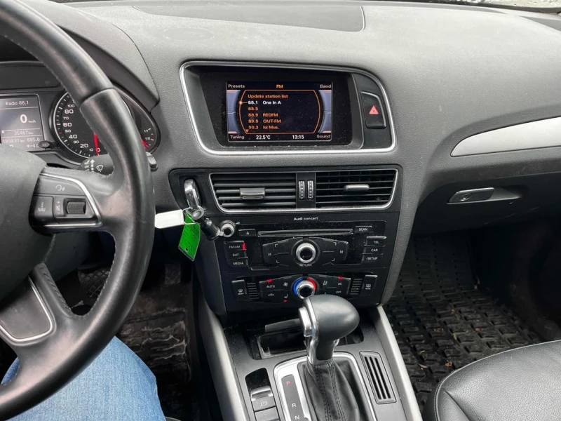 Audi Q5 * 2.0L Komfort * CARFAX * ЦЕНА ДО БГ, снимка 9 - Автомобили и джипове - 53050785