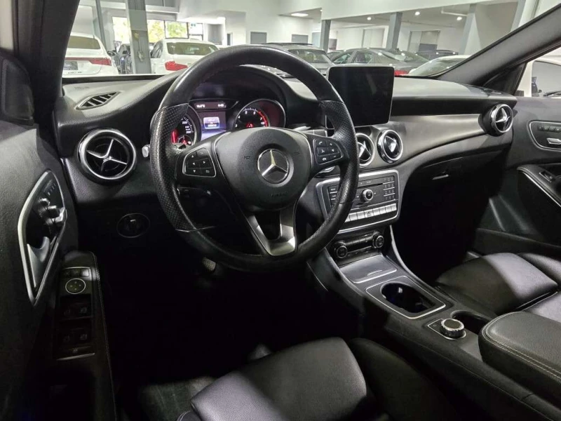 Mercedes-Benz GLA * GLA250 4M * CARFAX * ЦЕНА ДО БГ, снимка 8 - Автомобили и джипове - 53224413