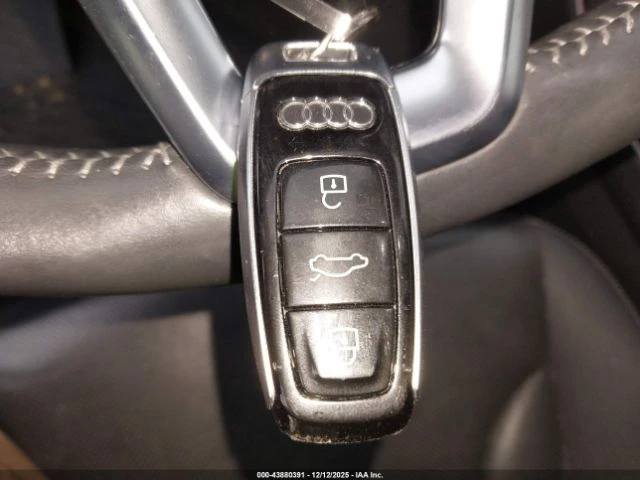 Audi Q8 * 55TFSI* QUATTRO* PREMIUM* ПОДГРЕВ* ОБДУХВАНЕ* ПА, снимка 10 - Автомобили и джипове - 54460455