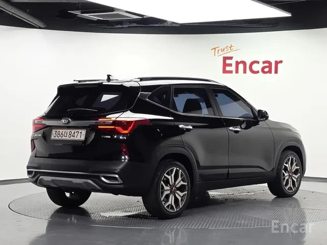 Kia Seltos 1.6 2WD, снимка 2 - Автомобили и джипове - 55682577