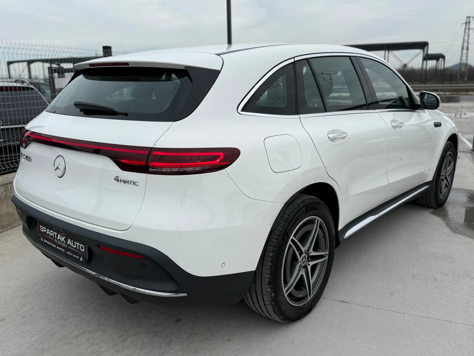 Mercedes-Benz EQC 400* AMG* 2022г* 4M* 90.000KM* НОВА* 550КМ-Пробег - изображение 4
