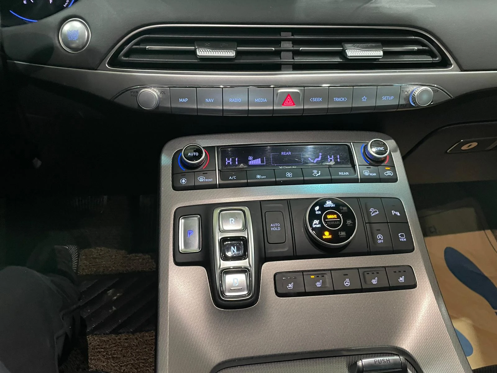 Hyundai Palisade 2.2 CRDi ! 4WD (HTRAC) ! Prestige !, снимка 17 - Автомобили и джипове - 54136279